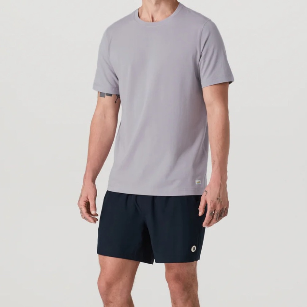 Vuori Men’s Tuvalu Tee Cinder